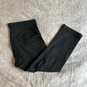 Classic Lululemon Cropped Black leggings